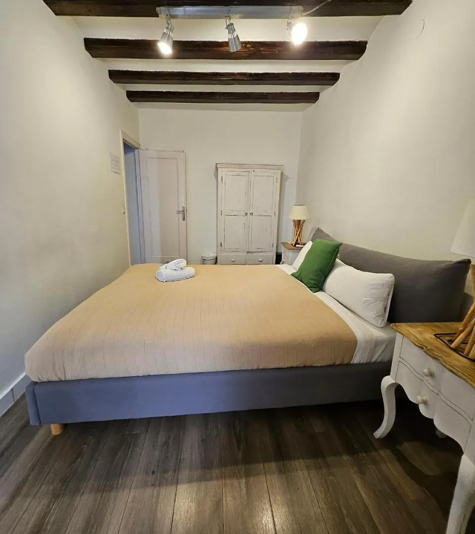 Family Flat Near Ramblas Bcn 5 Rooms Barcelona